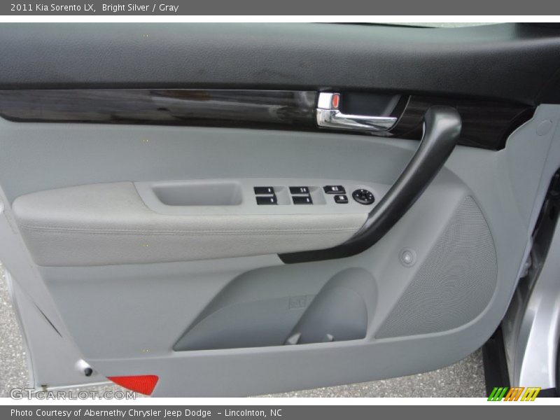 Bright Silver / Gray 2011 Kia Sorento LX