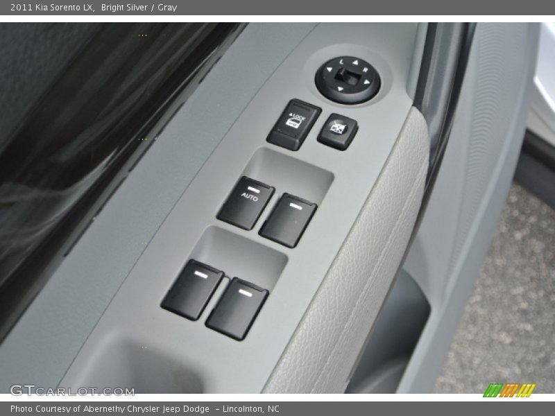 Bright Silver / Gray 2011 Kia Sorento LX