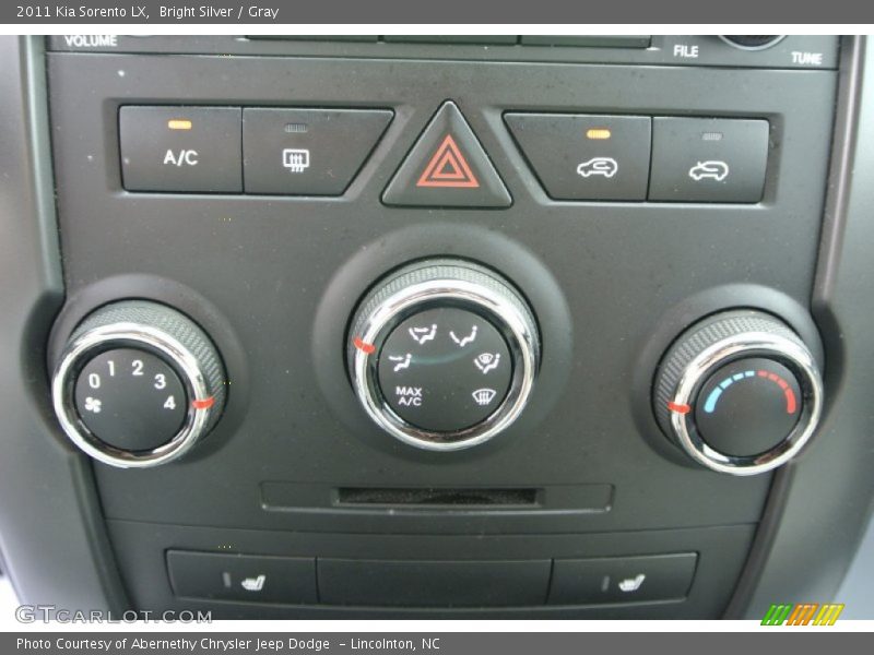 Bright Silver / Gray 2011 Kia Sorento LX