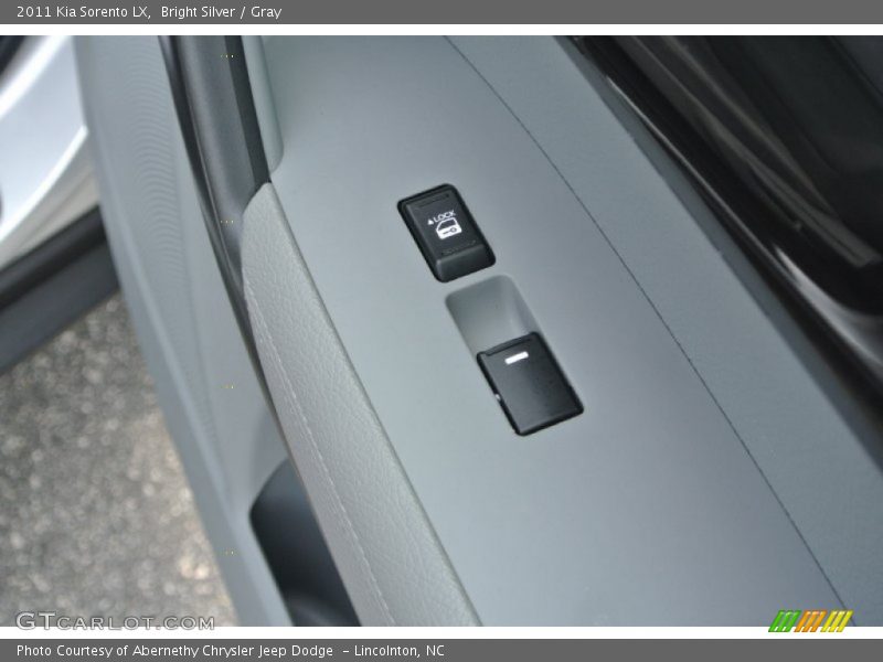 Bright Silver / Gray 2011 Kia Sorento LX