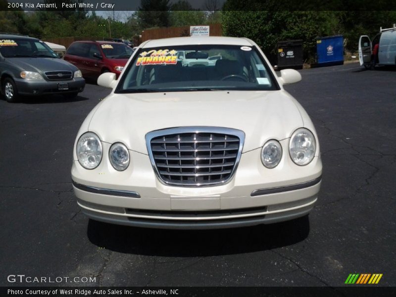 Pearl White / Gray 2004 Kia Amanti