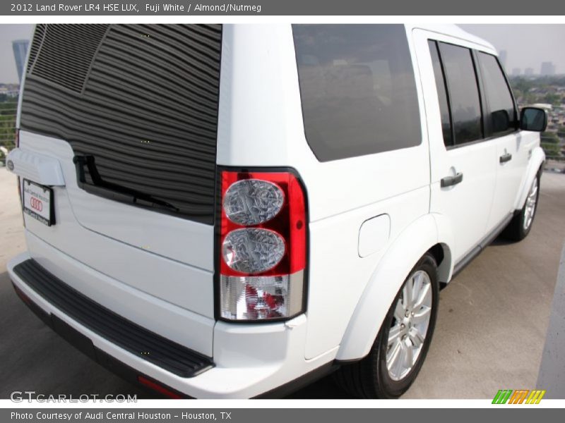 Fuji White / Almond/Nutmeg 2012 Land Rover LR4 HSE LUX
