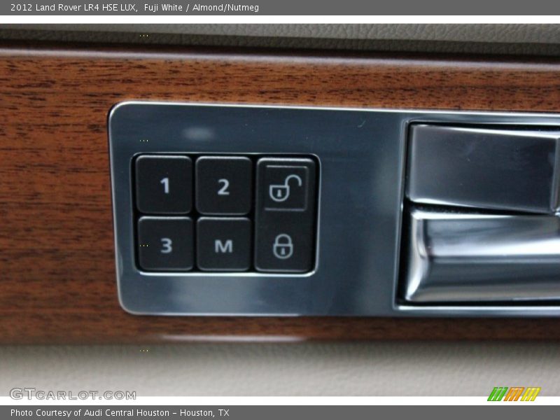 Fuji White / Almond/Nutmeg 2012 Land Rover LR4 HSE LUX