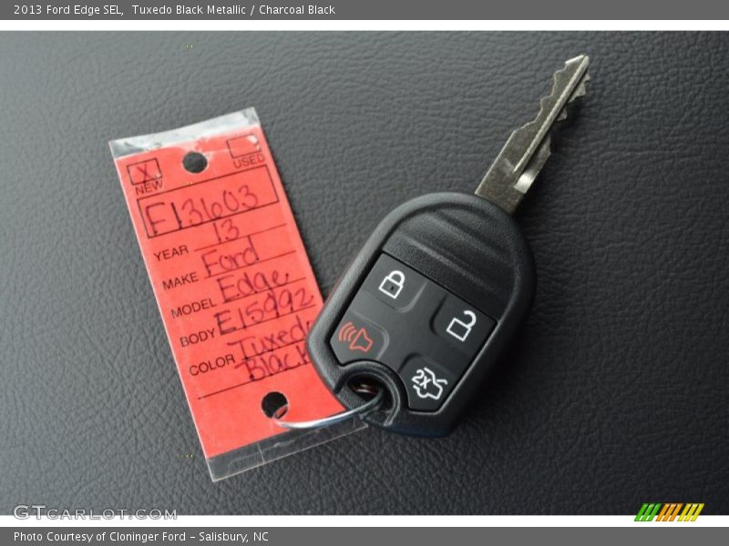 Tuxedo Black Metallic / Charcoal Black 2013 Ford Edge SEL
