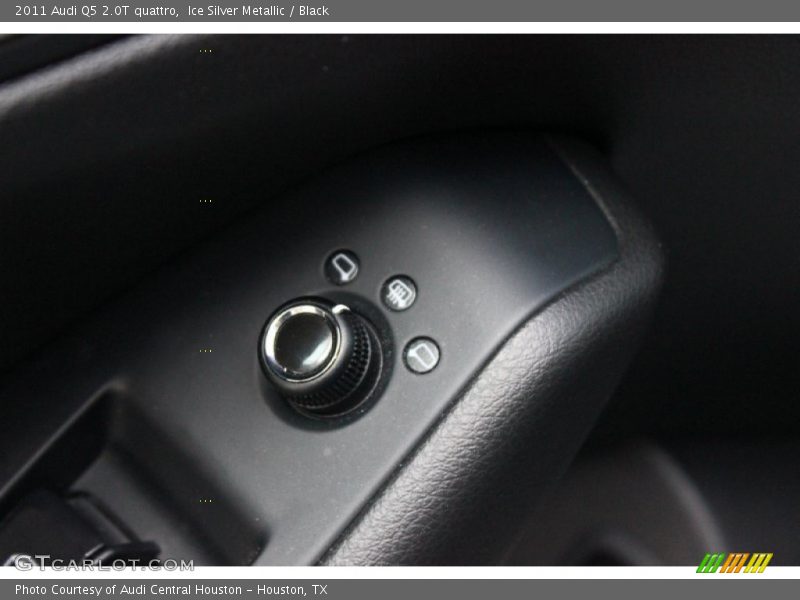 Ice Silver Metallic / Black 2011 Audi Q5 2.0T quattro
