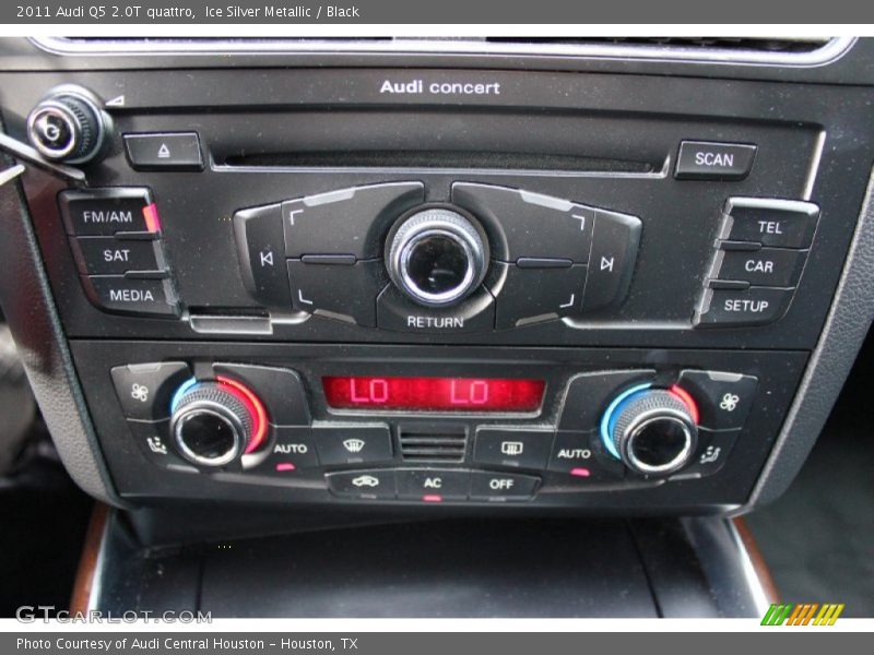 Ice Silver Metallic / Black 2011 Audi Q5 2.0T quattro