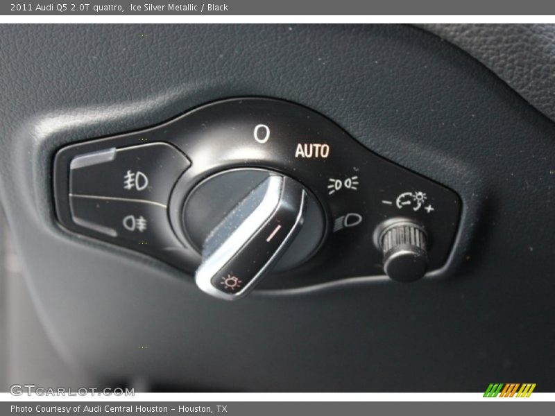 Ice Silver Metallic / Black 2011 Audi Q5 2.0T quattro