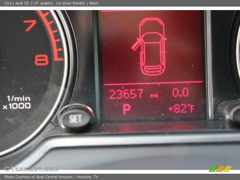 Ice Silver Metallic / Black 2011 Audi Q5 2.0T quattro