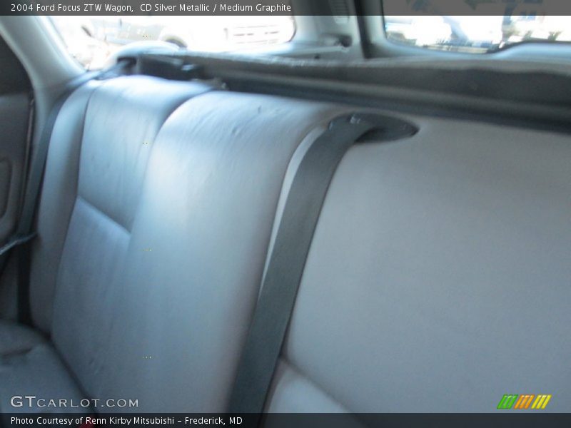 CD Silver Metallic / Medium Graphite 2004 Ford Focus ZTW Wagon