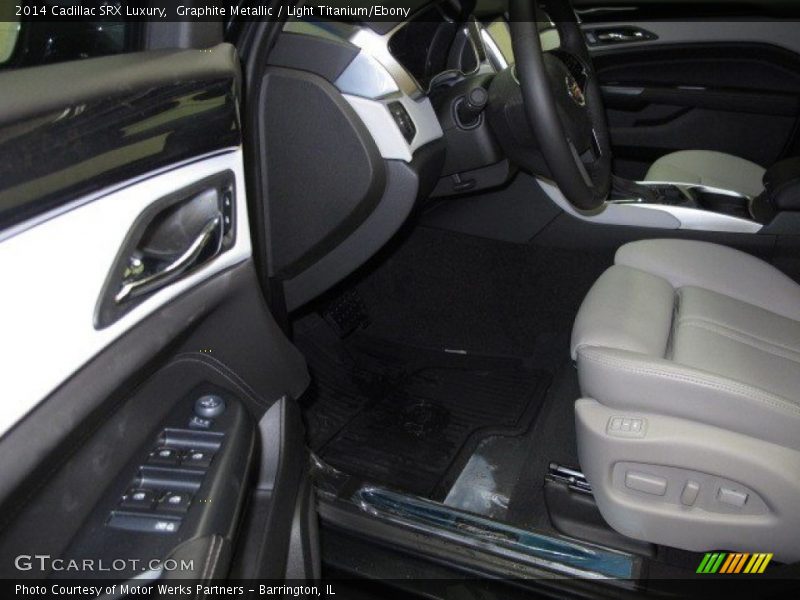 Graphite Metallic / Light Titanium/Ebony 2014 Cadillac SRX Luxury