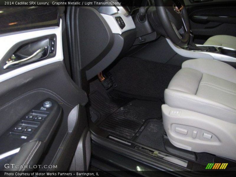 Graphite Metallic / Light Titanium/Ebony 2014 Cadillac SRX Luxury