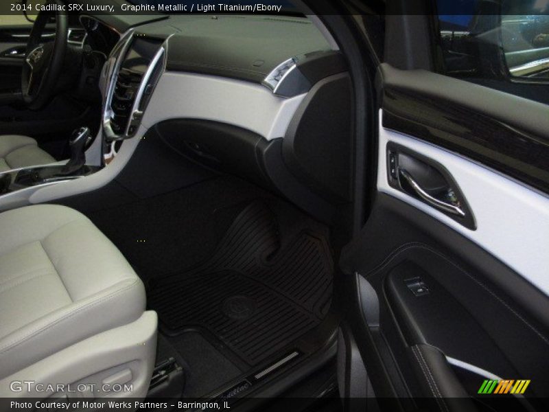 Graphite Metallic / Light Titanium/Ebony 2014 Cadillac SRX Luxury