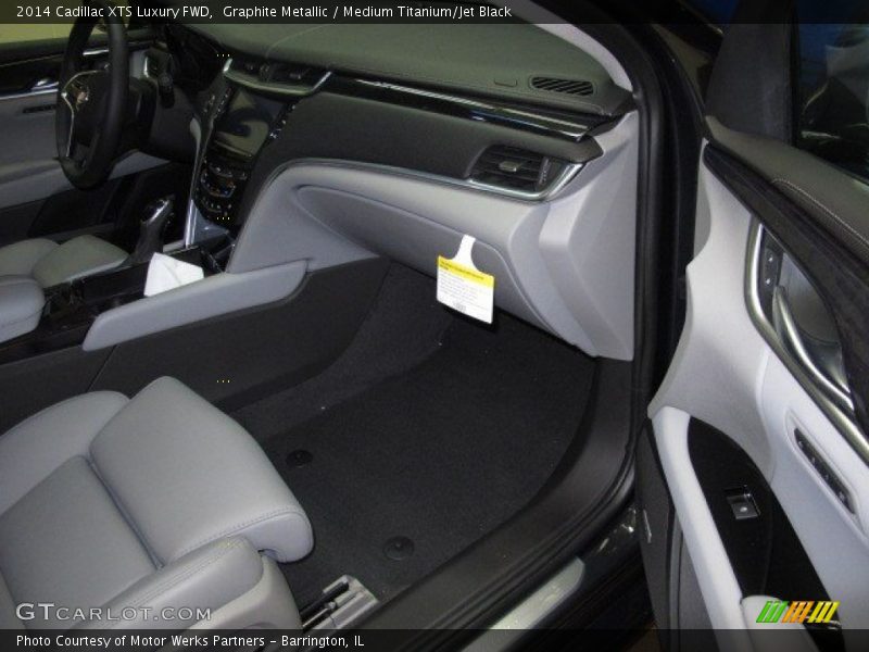 Graphite Metallic / Medium Titanium/Jet Black 2014 Cadillac XTS Luxury FWD