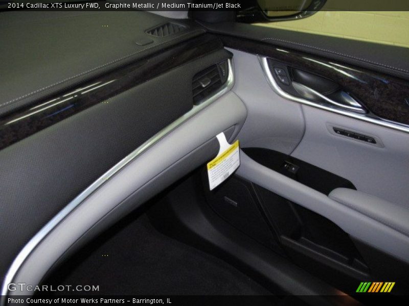 Graphite Metallic / Medium Titanium/Jet Black 2014 Cadillac XTS Luxury FWD