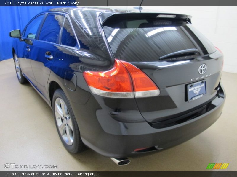 Black / Ivory 2011 Toyota Venza V6 AWD