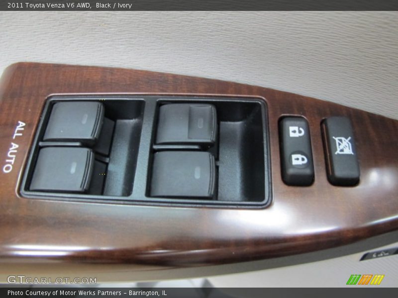 Black / Ivory 2011 Toyota Venza V6 AWD
