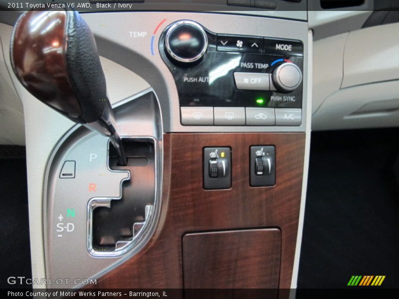 Black / Ivory 2011 Toyota Venza V6 AWD