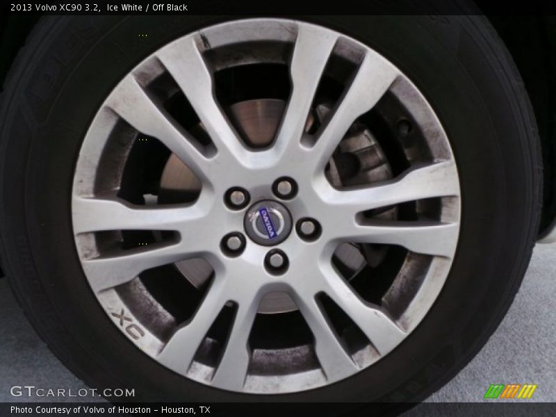 Ice White / Off Black 2013 Volvo XC90 3.2