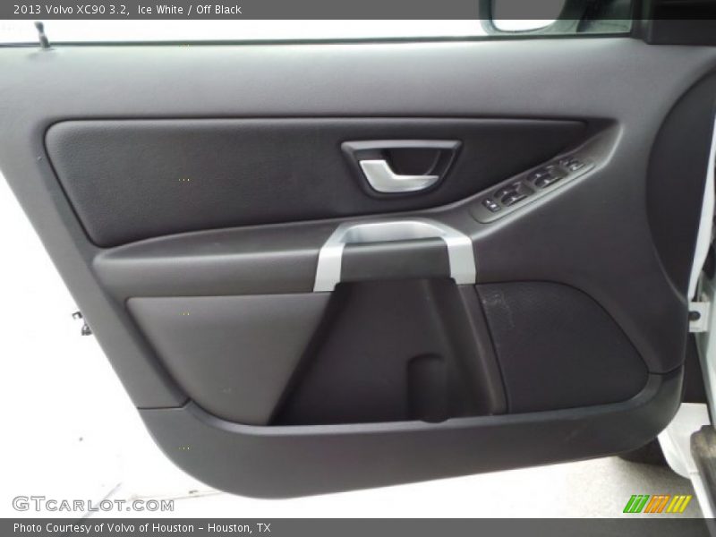 Ice White / Off Black 2013 Volvo XC90 3.2