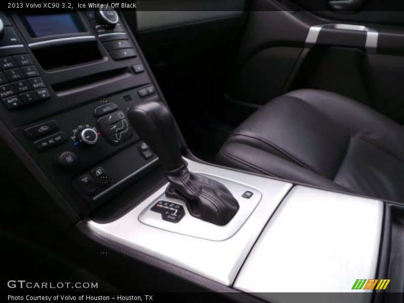 Ice White / Off Black 2013 Volvo XC90 3.2