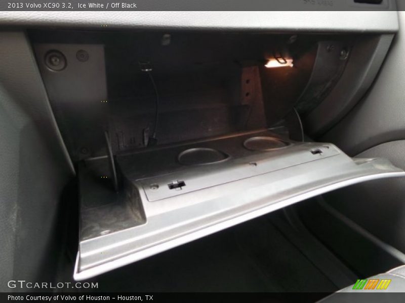 Ice White / Off Black 2013 Volvo XC90 3.2