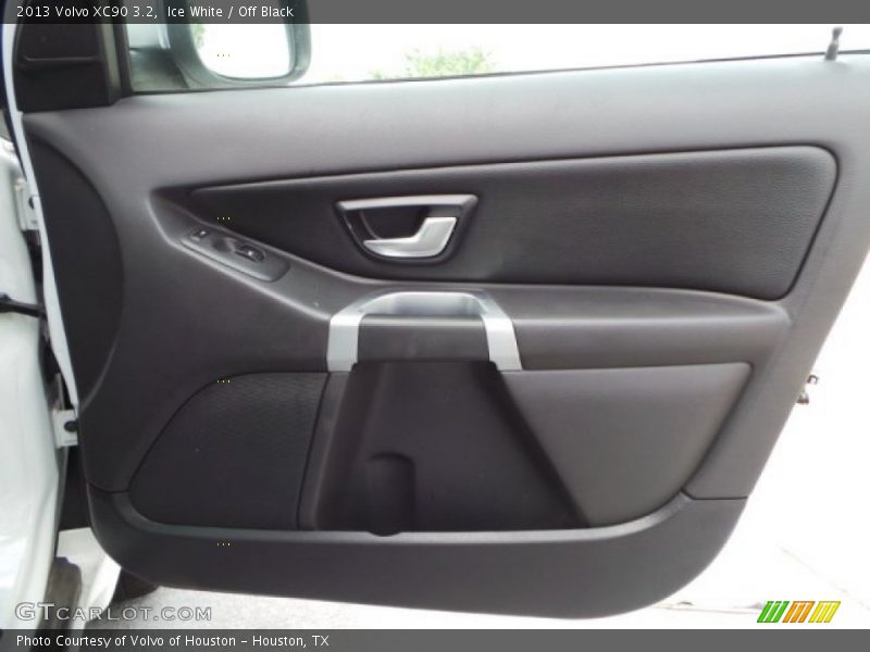 Ice White / Off Black 2013 Volvo XC90 3.2