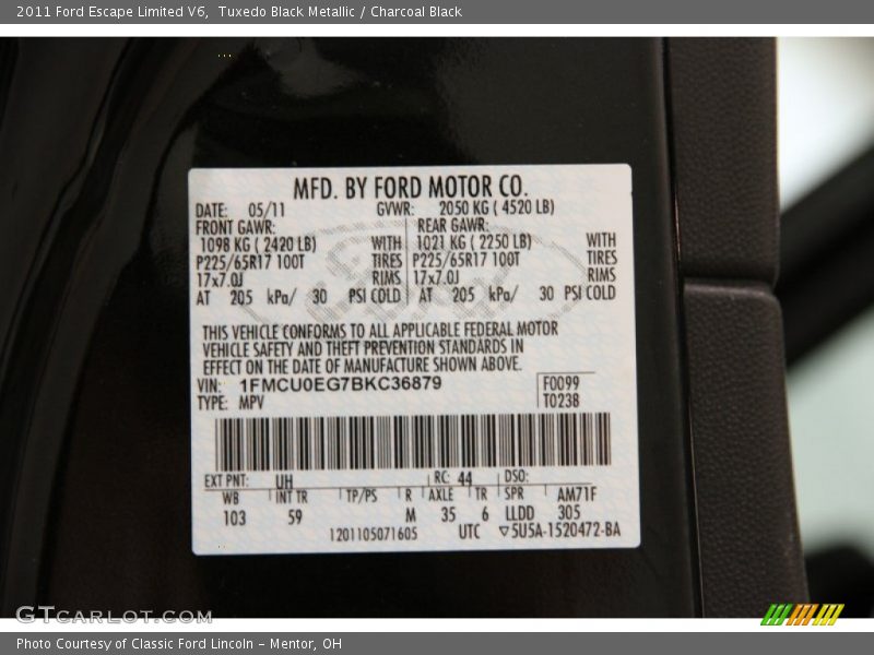 Tuxedo Black Metallic / Charcoal Black 2011 Ford Escape Limited V6