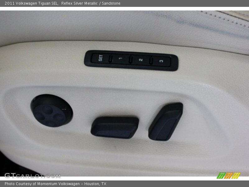 Reflex Silver Metallic / Sandstone 2011 Volkswagen Tiguan SEL