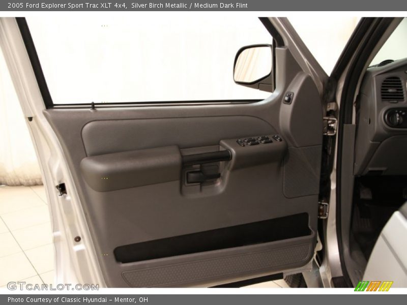 Silver Birch Metallic / Medium Dark Flint 2005 Ford Explorer Sport Trac XLT 4x4