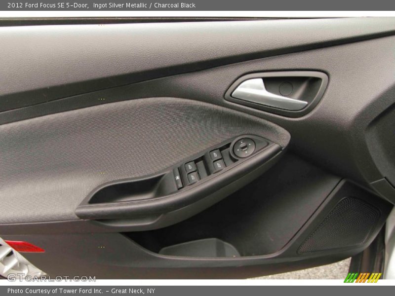 Ingot Silver Metallic / Charcoal Black 2012 Ford Focus SE 5-Door