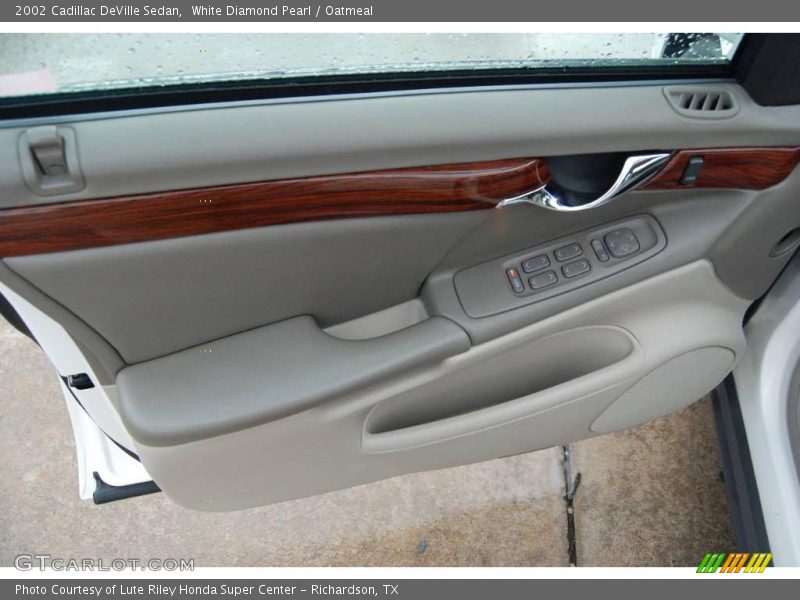 White Diamond Pearl / Oatmeal 2002 Cadillac DeVille Sedan