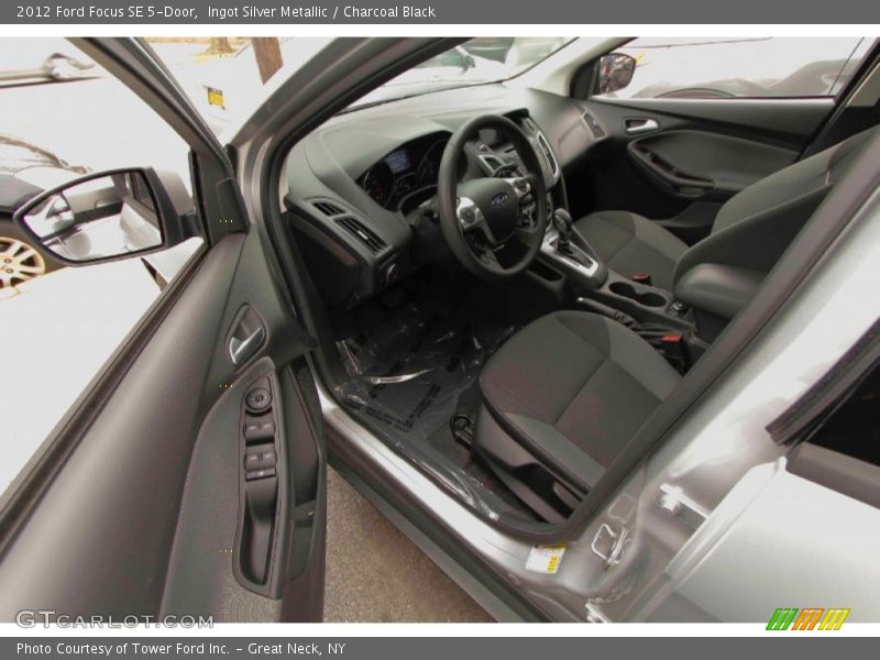 Ingot Silver Metallic / Charcoal Black 2012 Ford Focus SE 5-Door