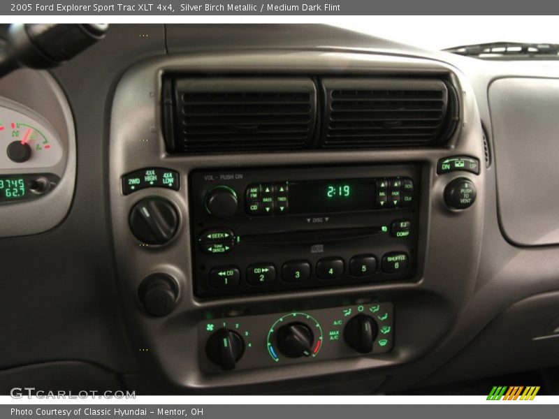 Controls of 2005 Explorer Sport Trac XLT 4x4