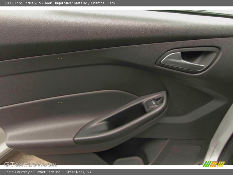 Ingot Silver Metallic / Charcoal Black 2012 Ford Focus SE 5-Door