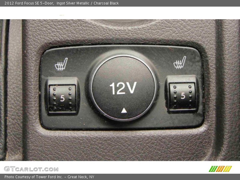 Ingot Silver Metallic / Charcoal Black 2012 Ford Focus SE 5-Door