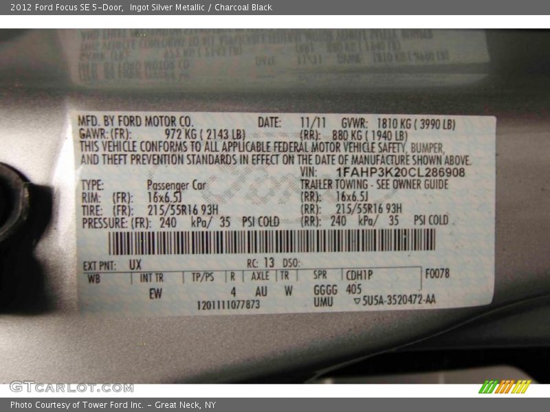 Ingot Silver Metallic / Charcoal Black 2012 Ford Focus SE 5-Door