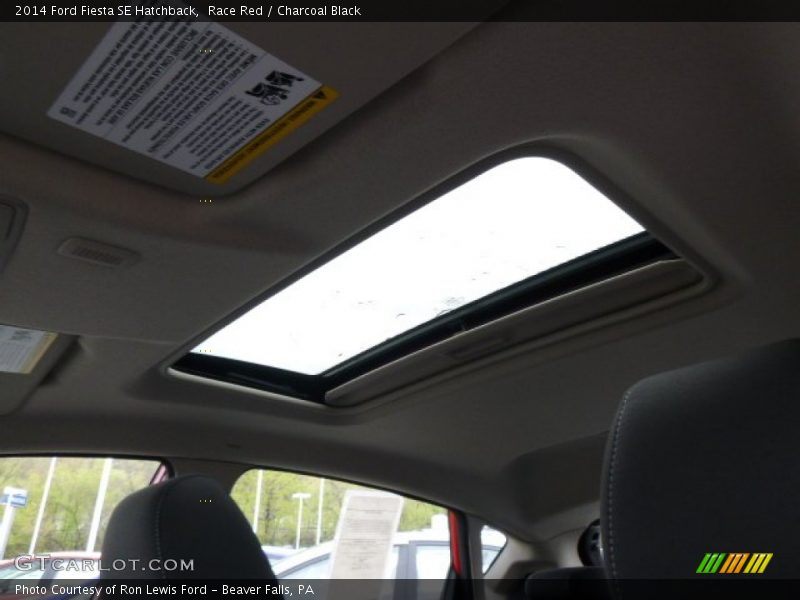 Race Red / Charcoal Black 2014 Ford Fiesta SE Hatchback