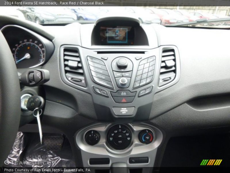 Race Red / Charcoal Black 2014 Ford Fiesta SE Hatchback