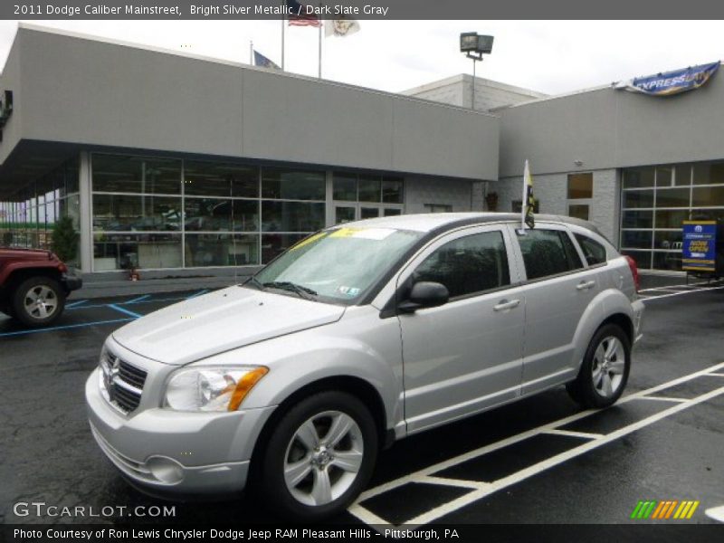 Bright Silver Metallic / Dark Slate Gray 2011 Dodge Caliber Mainstreet