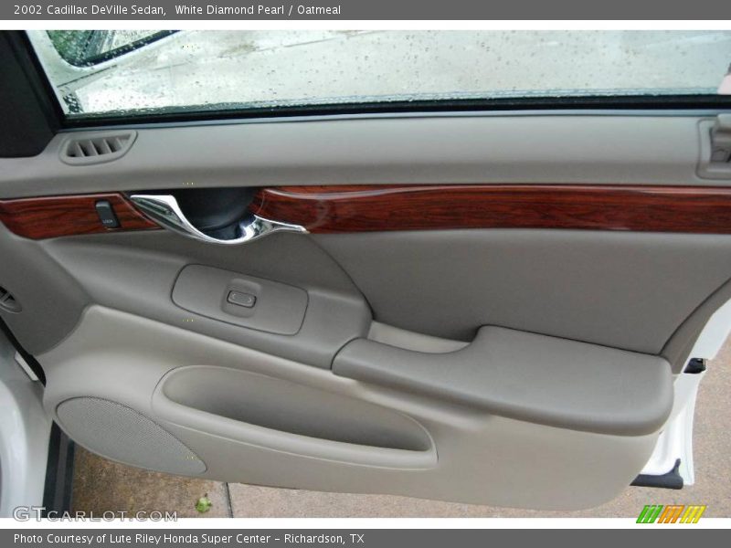 White Diamond Pearl / Oatmeal 2002 Cadillac DeVille Sedan