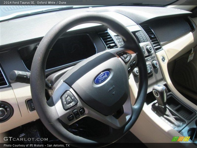 Oxford White / Dune 2014 Ford Taurus SE