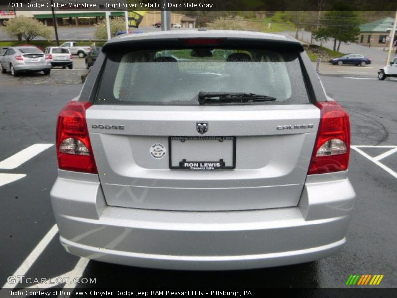 Bright Silver Metallic / Dark Slate Gray 2011 Dodge Caliber Mainstreet