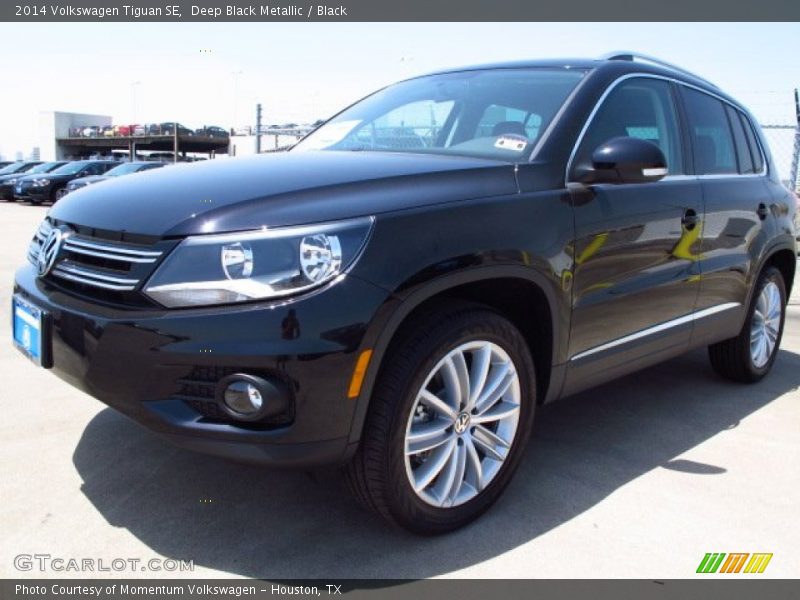 Deep Black Metallic / Black 2014 Volkswagen Tiguan SE