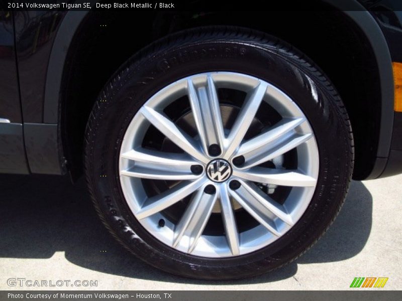 Deep Black Metallic / Black 2014 Volkswagen Tiguan SE