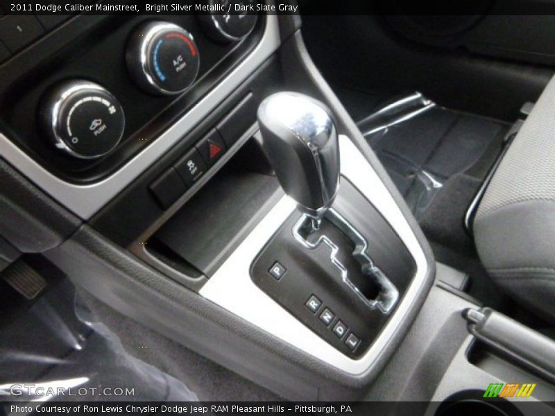 Bright Silver Metallic / Dark Slate Gray 2011 Dodge Caliber Mainstreet