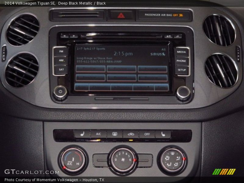 Deep Black Metallic / Black 2014 Volkswagen Tiguan SE