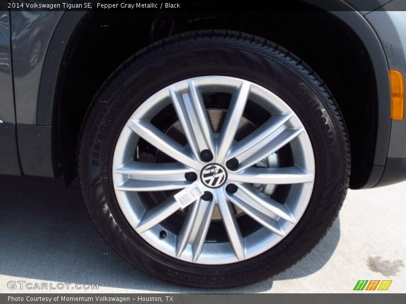 Pepper Gray Metallic / Black 2014 Volkswagen Tiguan SE