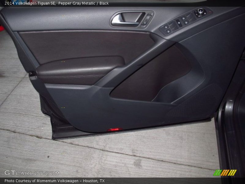 Pepper Gray Metallic / Black 2014 Volkswagen Tiguan SE