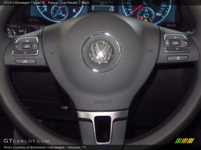 Pepper Gray Metallic / Black 2014 Volkswagen Tiguan SE