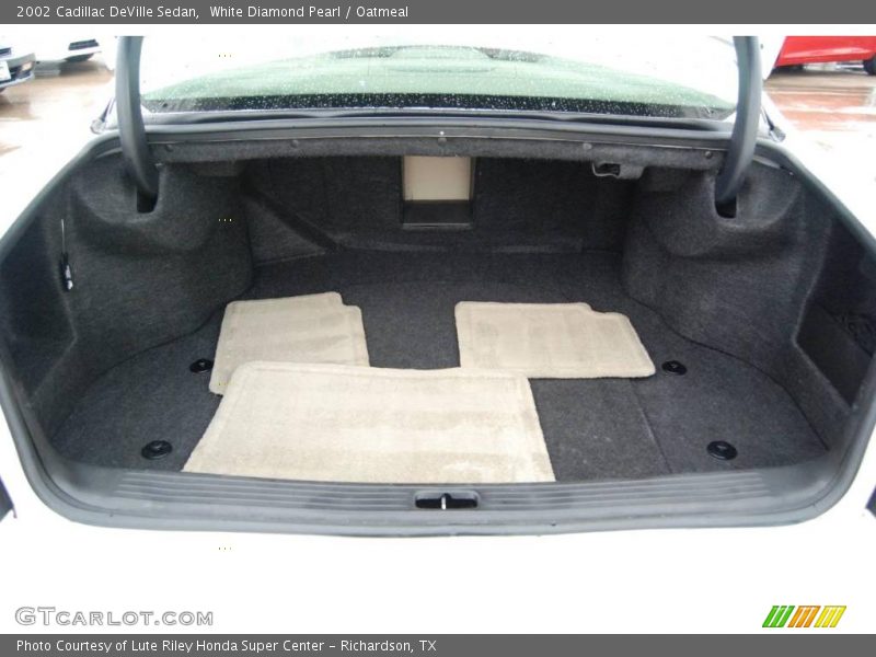 White Diamond Pearl / Oatmeal 2002 Cadillac DeVille Sedan